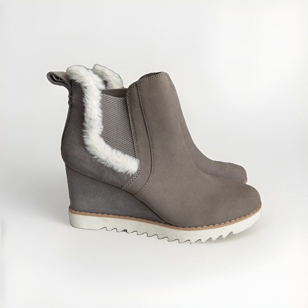 TOMS Maddie Women's US 7.5 Cement Nubuck Suede Wedge Chelsea Boots